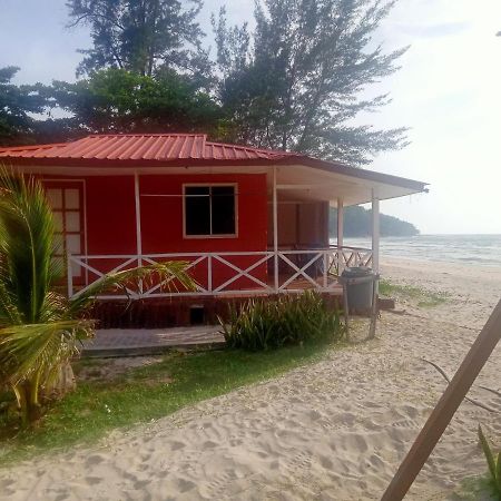 Tumombuvoi Homestay Tiga Papan Exterior foto