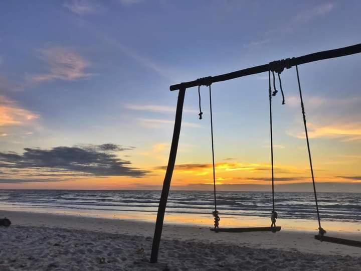 Tumombuvoi Homestay Tiga Papan Exterior foto